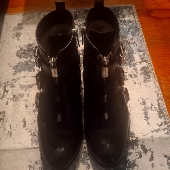 Michael Kors Black Buckle Ankle Boots Size 7.5 M - Picture 1 of 6